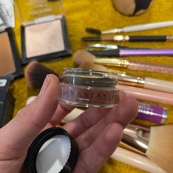 Anastasia Dipbrow Pomade - Picture 4 of 5